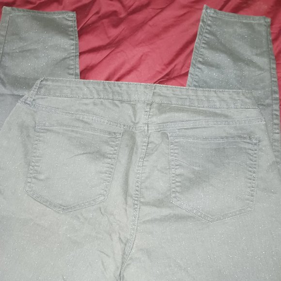 Old Navy Plus Size Jeans - Picture 4 of 4